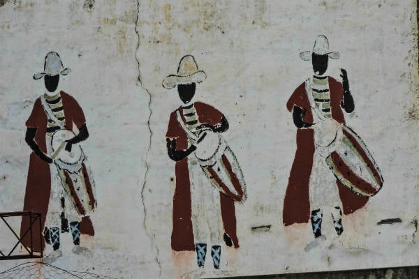 Peinture murale dans l'ancien quartier du tambour (aujourd'hui Monserrat), à Buenos Aires, représentant le carnaval, vieille tradition afro-argentine. &copy; Élodie Descamps pour J.A.