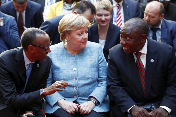 Paul Kagame, Angela Merkel et Cyril Ramaphosa le 30 octobre 2018 &copy; Axel Schmidt/AP/SIPA