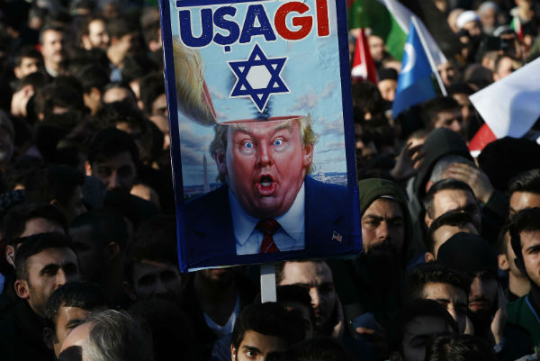 Manifestation à Istanbul, le vendredi 8 décembre 2017, après les déclarations de Donald Trump sur le statut de Jérusalem. &copy; Lefteris Pitarakis/AP/SIPA
