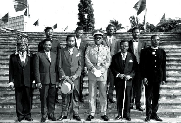 Le lieutenant général Mobutu( (au centre) vers 1966. A sa croite, Etienne Tshisekedi, son ministre de l'Intérieur &copy; Congo-star Kinshasa/archives J.A.