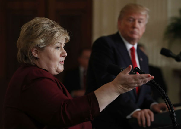 Le Premier ministre norvégien Erna Solberg prend la parole lors d'une conférence de presse avec le président Donald Trump à la Maison Blanche à Washington, mercredi 10 janvier 2018 &copy; Carolyn Kaster/AP/SIPA