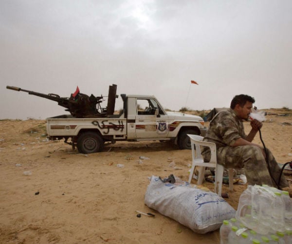 Un soldat libyen à Al Ajaylat, à 120 kilomètres de Tripoli, en février 2015. &copy; Mohamed Ben Khalifa/AP/SIPA