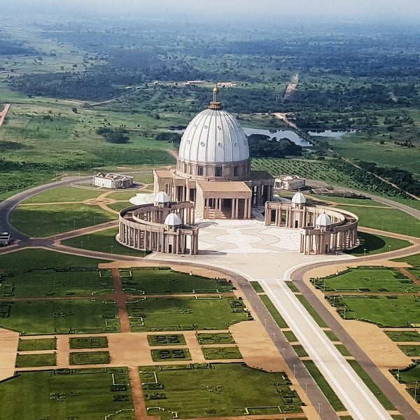 La basilique Notre-Dame-de-la-Paix, à Yamoussoukro. (illustration) © Julien Clémençot pour JA