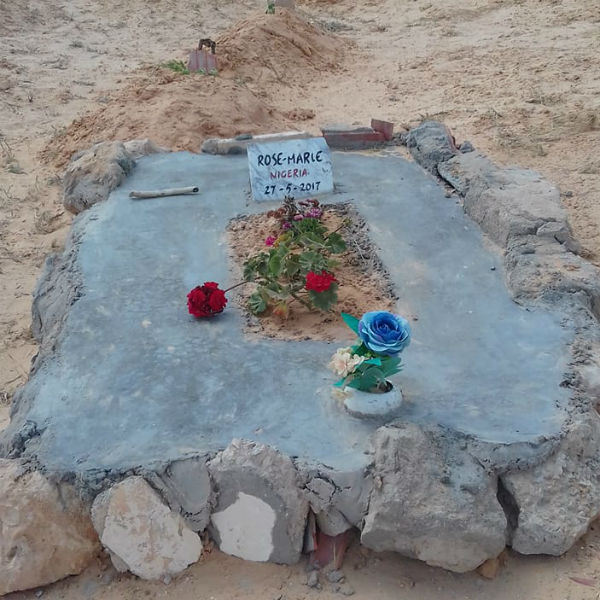 La tombe de Rose-Marie, du Nigeria, à Zarzis, dans le cimetière des inconnus. &copy; DR/ Chamseddine Marzoug