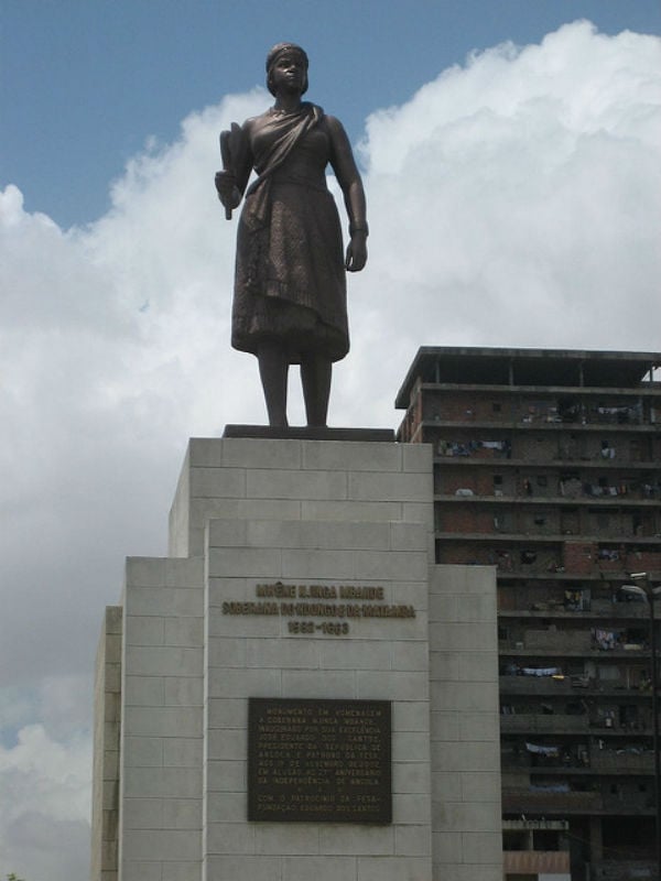 Statue d'Anne Zingua à Luanda, le 11 avril 2006 &copy; Erik Cleves Kristensen/Flickr