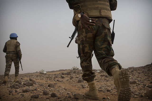 Des soldats tchadiens de la Minusma, près de Kidal le 17 décembre 2017, surveillent les mouvements du Gatia et de la CMA. &copy; Photo : Sylvain Liechti/MINUSMA
