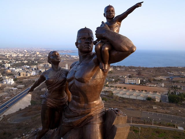 Statue de la renaissance africaine, Dakar, Sénégal. &copy; Jeff Attaway/Flickr