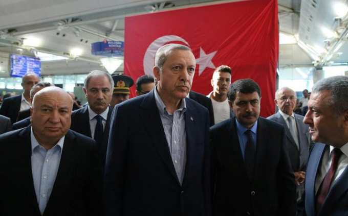 Photo fournie par l'agence de presse présidentielle montrant Recep Tayyip Erdogan à Istanbul, le 2 juillet 2016. &copy; MURAT CETIN MUHURDAR/AFP