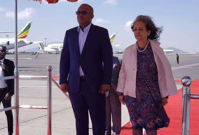 Umaro Sissoco Embalo et Sahle-Wo'rk Zewde, la présidente éthiopienne, à Addis-Abeba, le 8 février 2020; &copy; DR / Copie d&rsquo;écran Twitter Umaro Sissoco Embalo