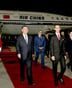Le président chinois Xi Jinping arrive à Casablanca, accueilli par le prince héritier marocain, Moulay Hassan, le 21 novembre 2024.