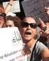 Une manifestation de soutien à une jeune fille violée par la police en Tunisie, le 2 octobre 2012. © Aimen Zine/AP/SIPA