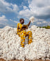 Attade Gantoli, un fermier qui cultive du coton biologique au Bénin © Andrew Esiebo/PANOS-REA