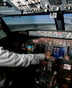 Vue du cockpit du simulateur de vol sur Boeing 737 800, au Maroc. © Gilles ROLLE/REA
