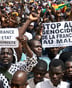 Manifestation antifrançaise organiséeà Bamako, le 5avril, par le Haut Conseil islamique du Mali de l’imam Dicko. Depuis, le même type de protestations s’est répété régulièrement. © MICHELE CATTANI/AFP