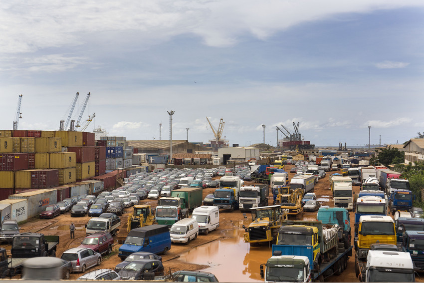 Vue du port de Lomé. &copy; Jacques TORREGANO pour Jeune Afrique