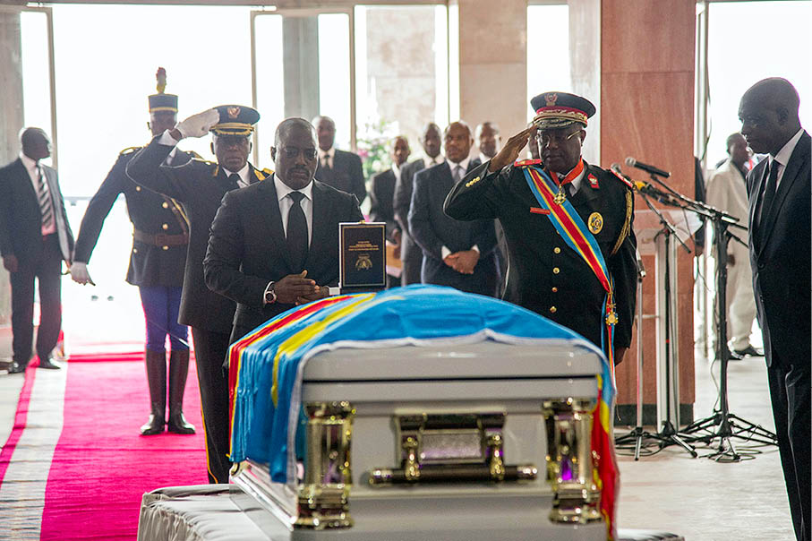 Le président Kabila lors des funérailles de Papa Wemba, à Kinshasa, le 2 mai. © Junior Kannah/AFP