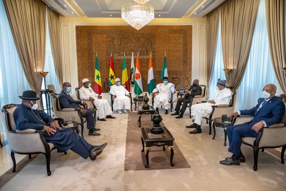 Les présidents ouest-africains réunis autour de Ibrahim Boubacar Keïta, le 23 juillet 2020 à Bamako. &copy; DR / Présidence du Mali