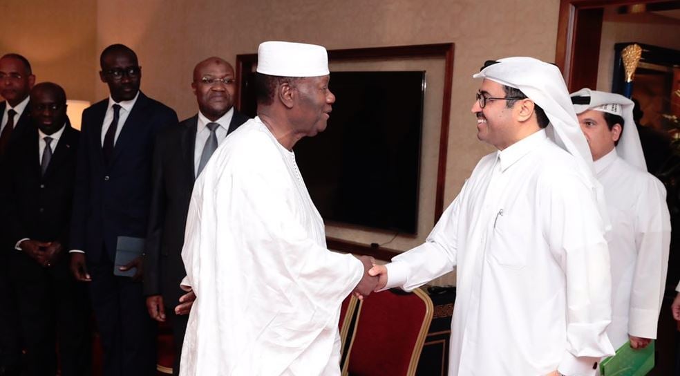 Le président Alassane Ouattara,, averc le ministre qatari des Affaires étrangères, Mohammed bin Saleh Al Sada, le 16 septembre à Doha. &copy; DR / Présidence ivoirienne